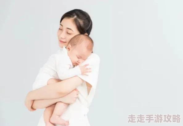 二人生孩子完全不盖被子，专家解析其对婴儿健康的影响及家长应注意的事项