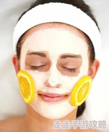 美女深夜福利最近流行的DIY面膜在家就能做哦
