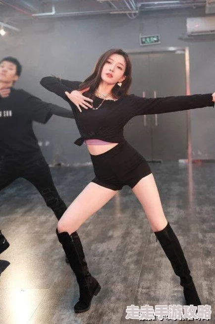 李丽莎欧洲杯54p全集深层恐惧勇敢面对内心挑战才能迎来光明未来