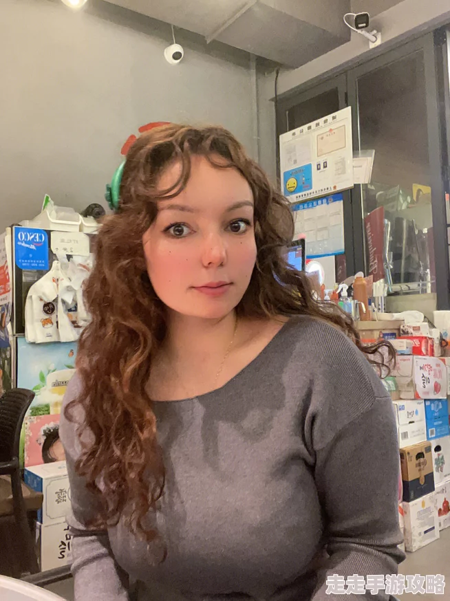 性老头老妇BBwBBwBBW他们相遇在一个温暖的午后，开始了新的故事