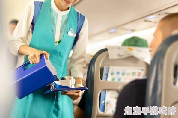 日本janpanese护士bus护士们在公交车上为乘客提供健康咨询和急救知识分享活动