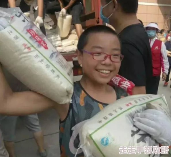 揉捏着巨大的乳球艳妇因传播淫秽信息被警方依法查处
