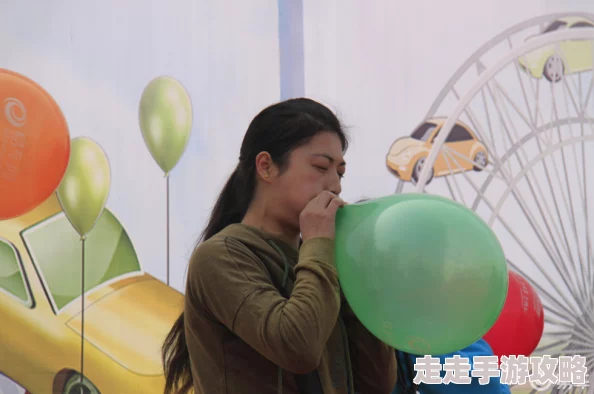 特技表演bbbbb吸烟吹气球存在不良示范危害健康请勿模仿
